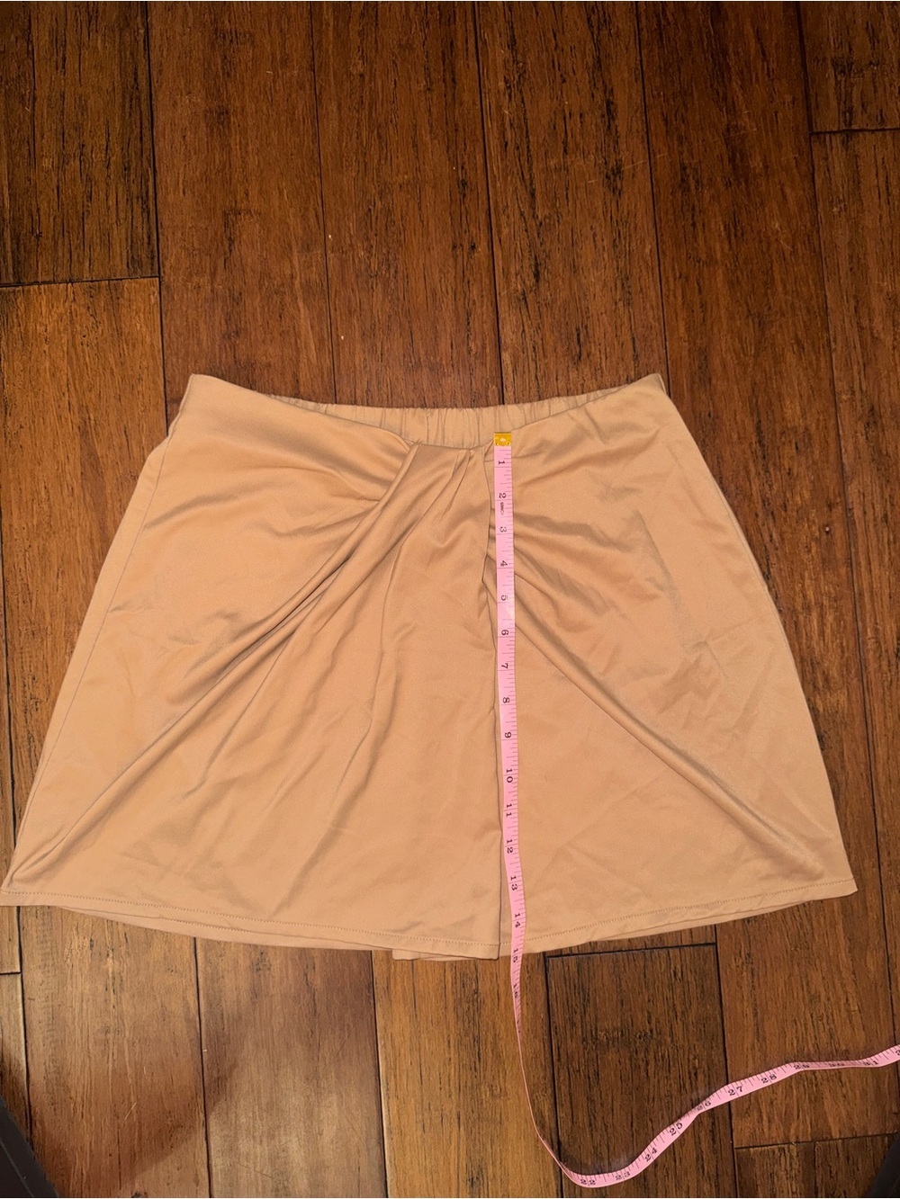 HALARA Beige Twist Knot Mini Skirt Stretch Pull On Medium NWT - Picture 5 of 6